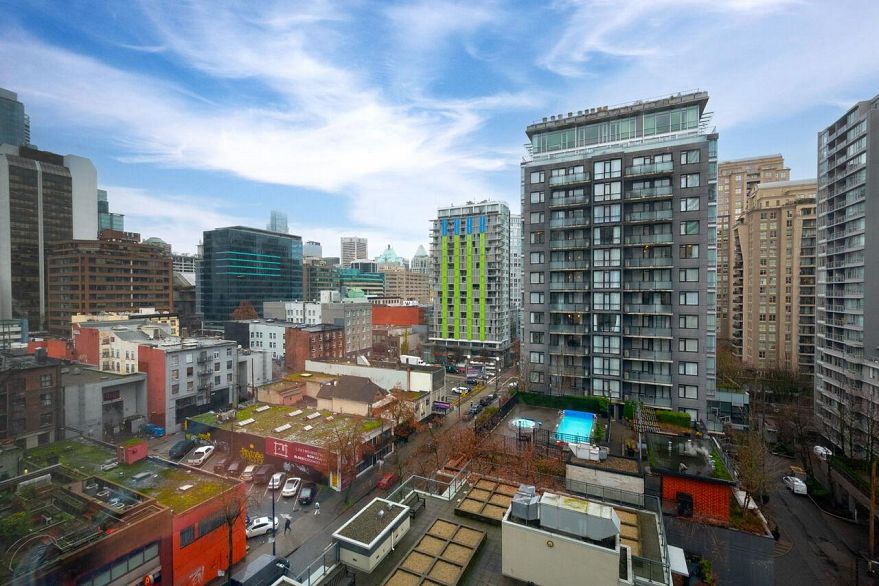 1205 1082 Seymour Street