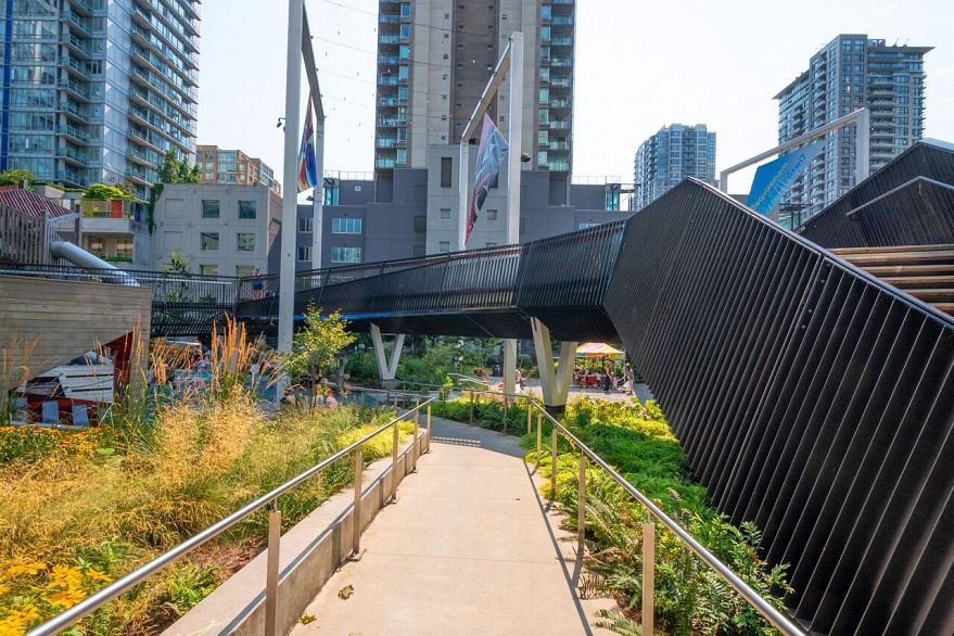 1205 1082 Seymour Street