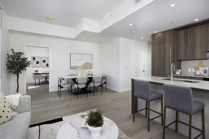 607 5212 Cambie Street