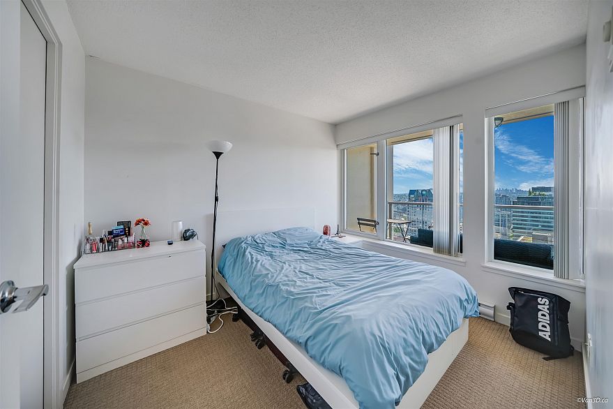 2714 610 Granville Street