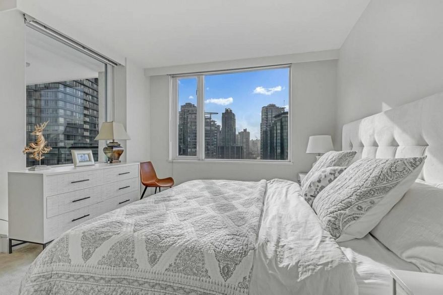 190X 323 JERVIS STREET, Vancouver BC V6C 3P8