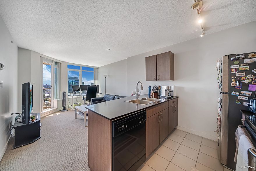 2714 610 Granville Street