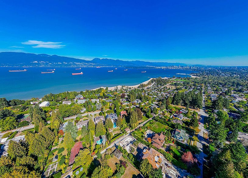 1512 Western Crescent