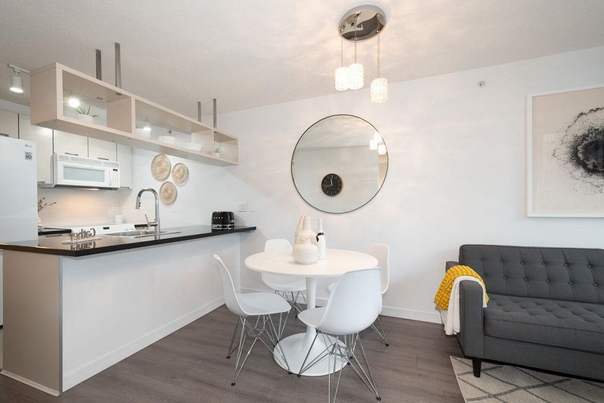 1205 1082 Seymour Street