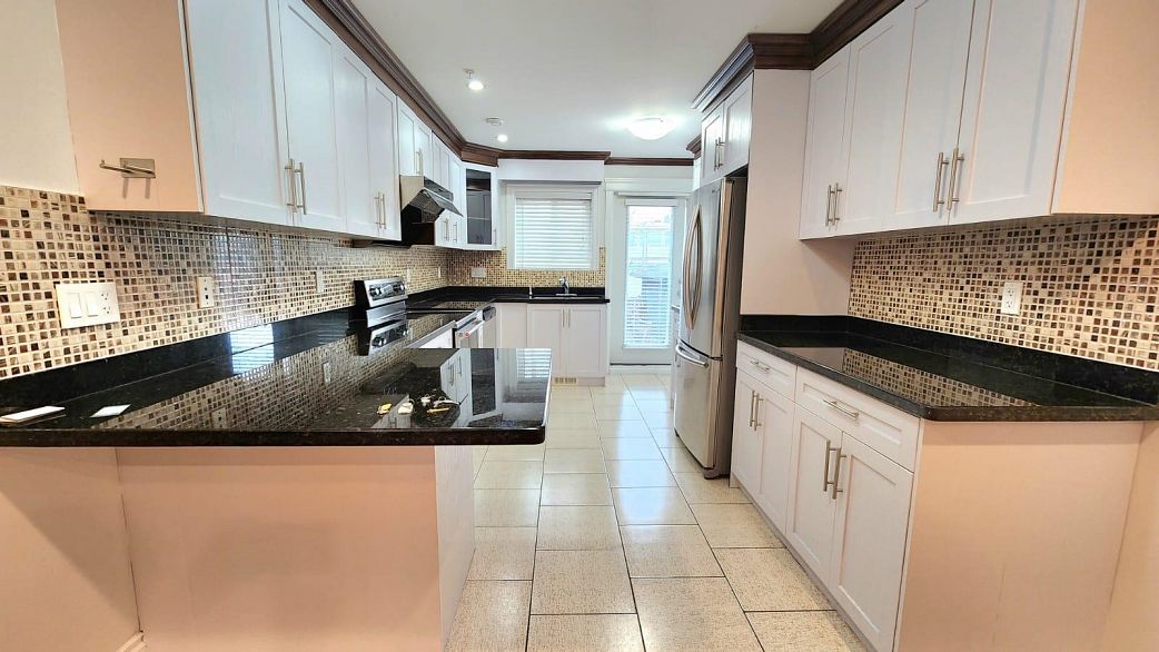 Main+up 1391 E 61 AVENUE, Vancouver BC V5X 2C8