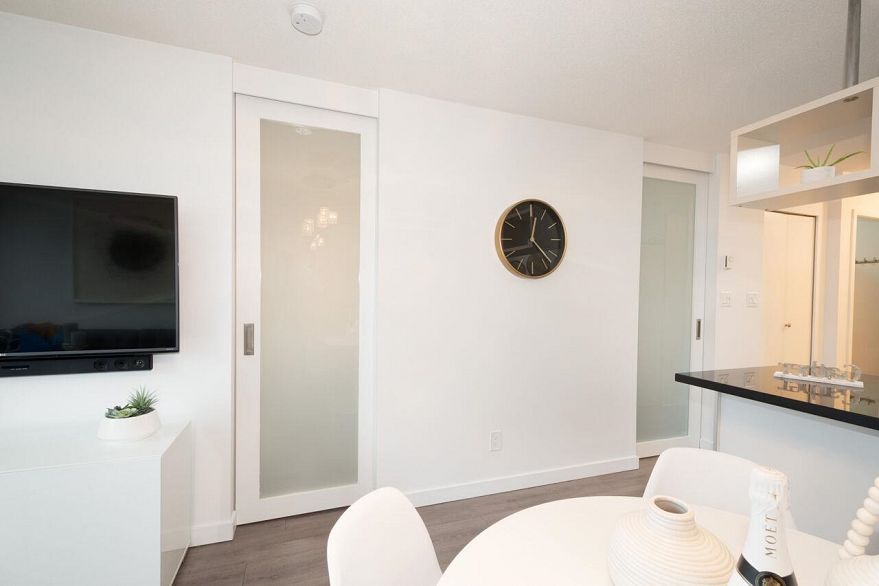 1205 1082 Seymour Street