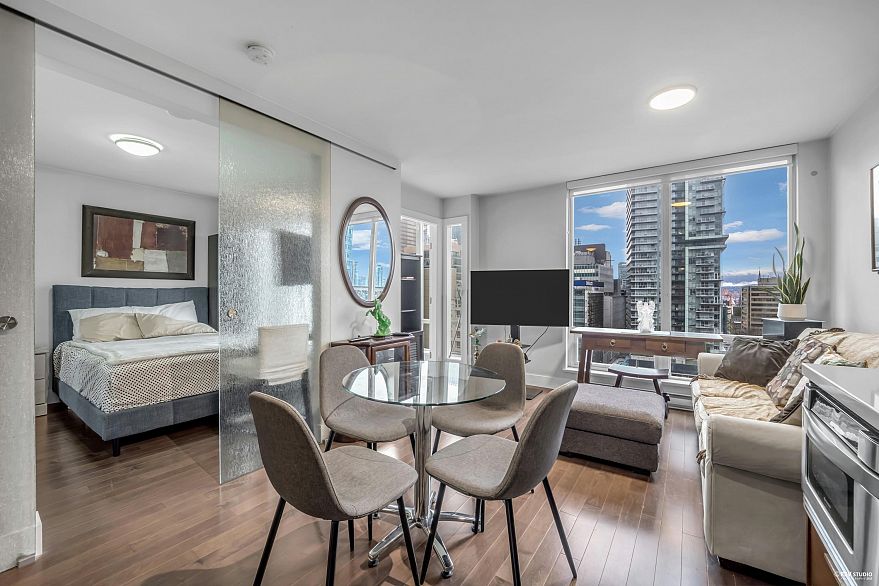 1602 535 Smithe Street