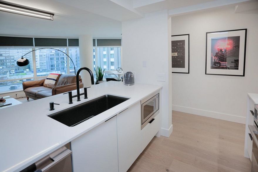 703 1288 Alberni Street