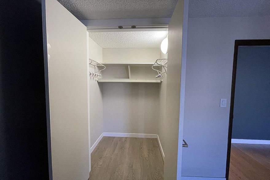 205 1515 E 5th Avenue