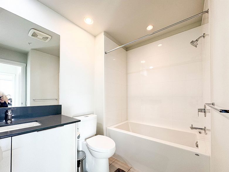 404 3289 Riverwalk Avenue