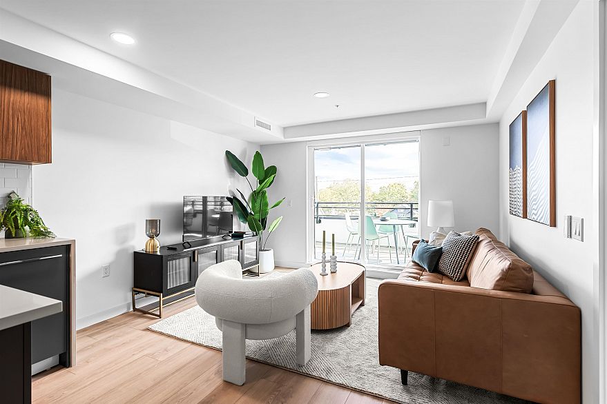 204 2419 Grant Street