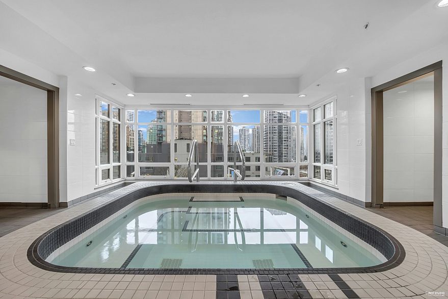 1602 535 Smithe Street