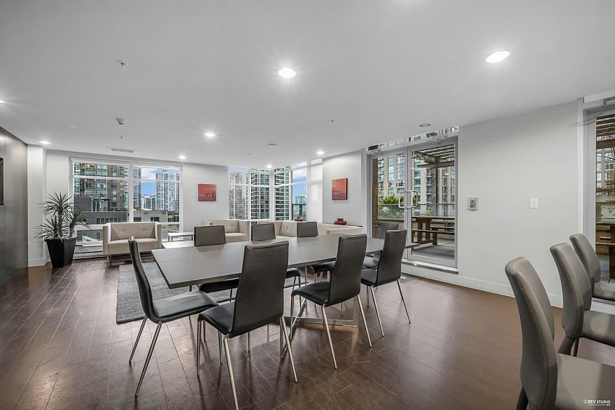 1602 535 Smithe Street