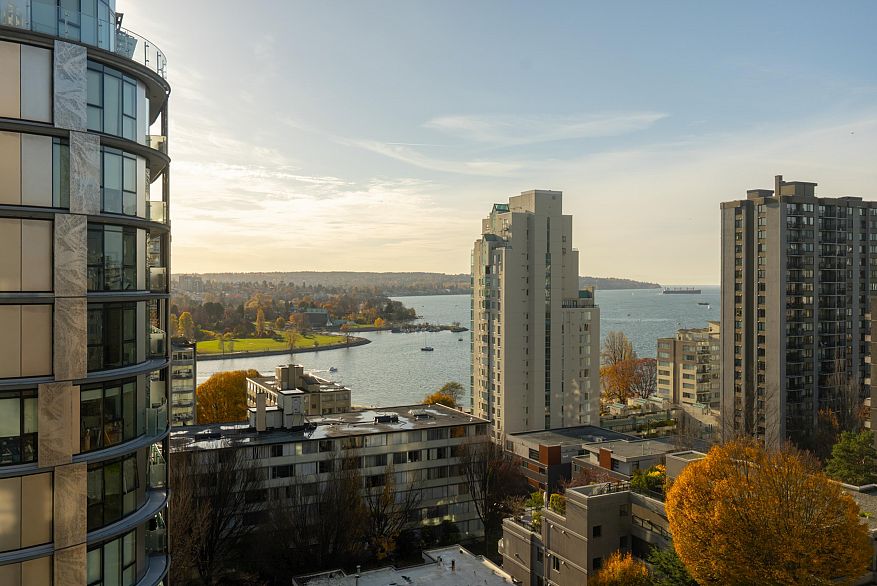 901 1250 Burnaby Street