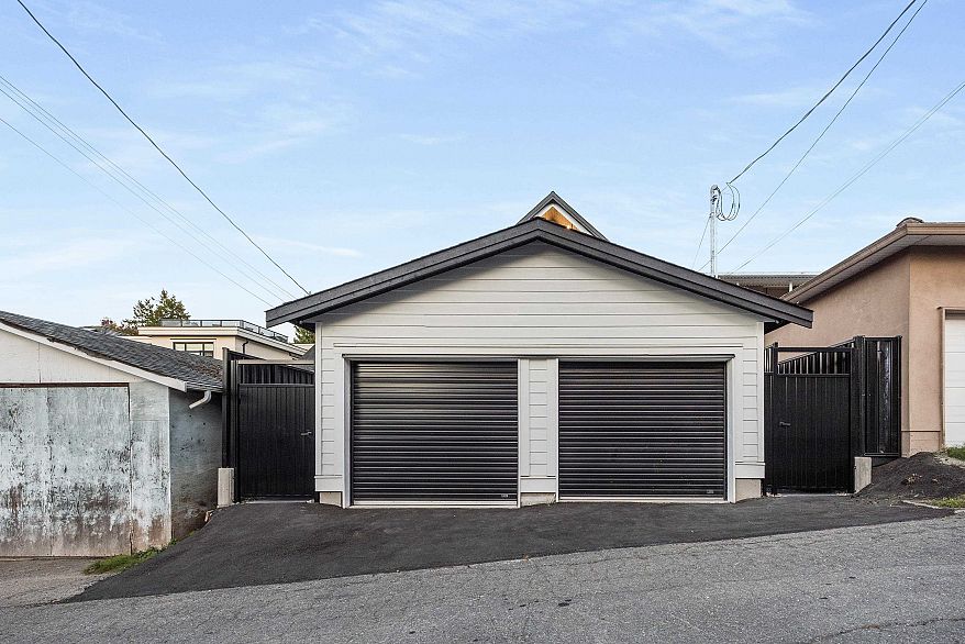 1 4855 Dumfries Street