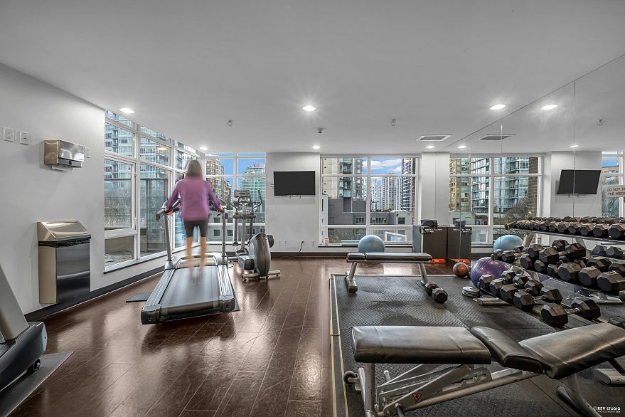 1602 535 Smithe Street