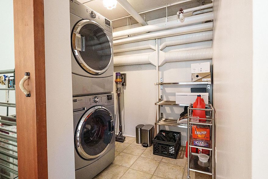 511 1529 W 6TH AVENUE, Vancouver BC V6J 1R1