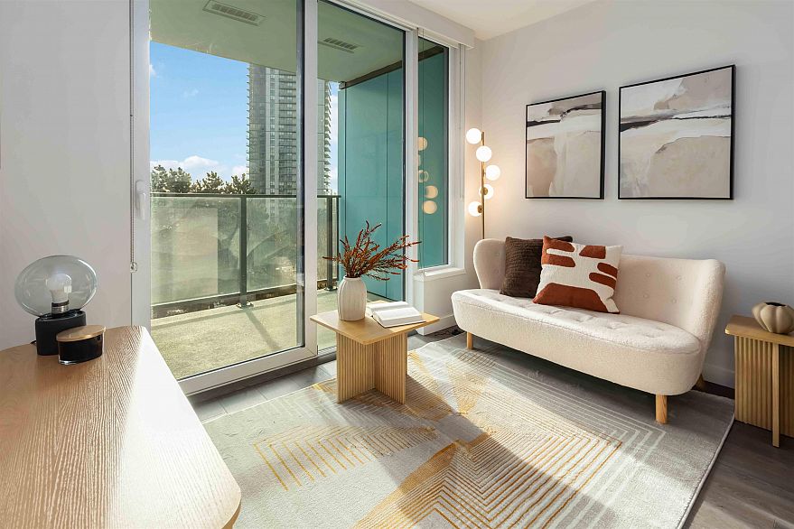 601 8238 Lord Street