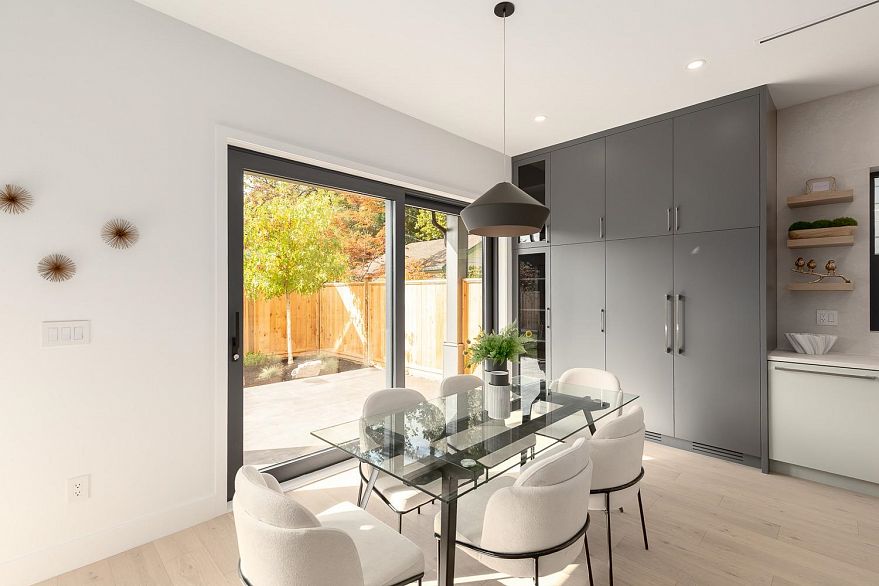 2 3186 W 11th Avenue