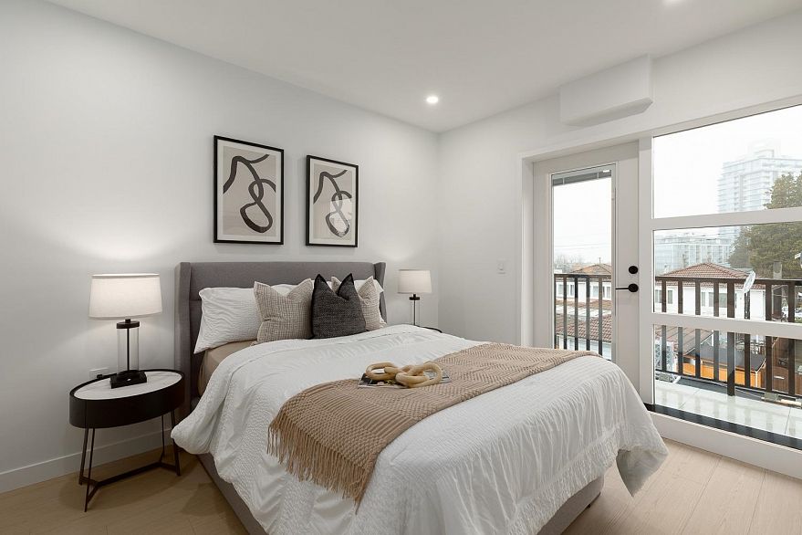 208 2339 E 34th Avenue