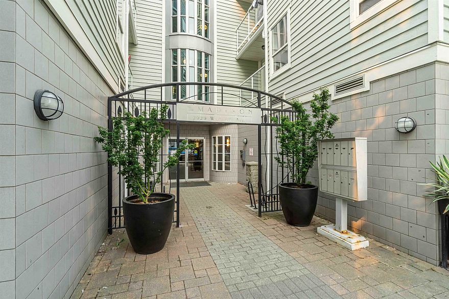 307 2929 W 4th Avenue