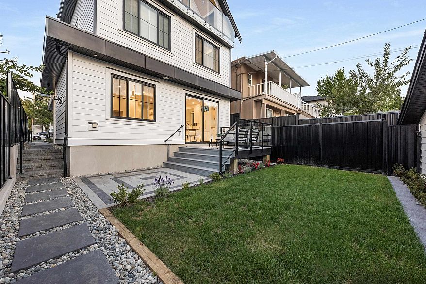 2 4855 Dumfries Street