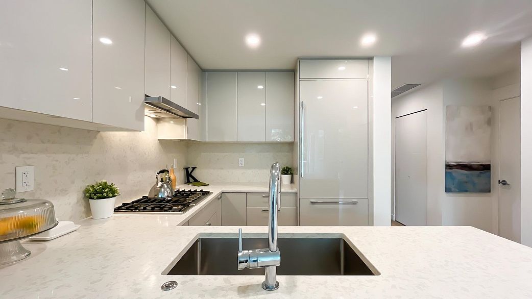 207 5058 Cambie Street