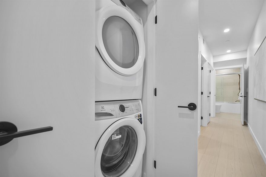 102 2329 E 34th Avenue