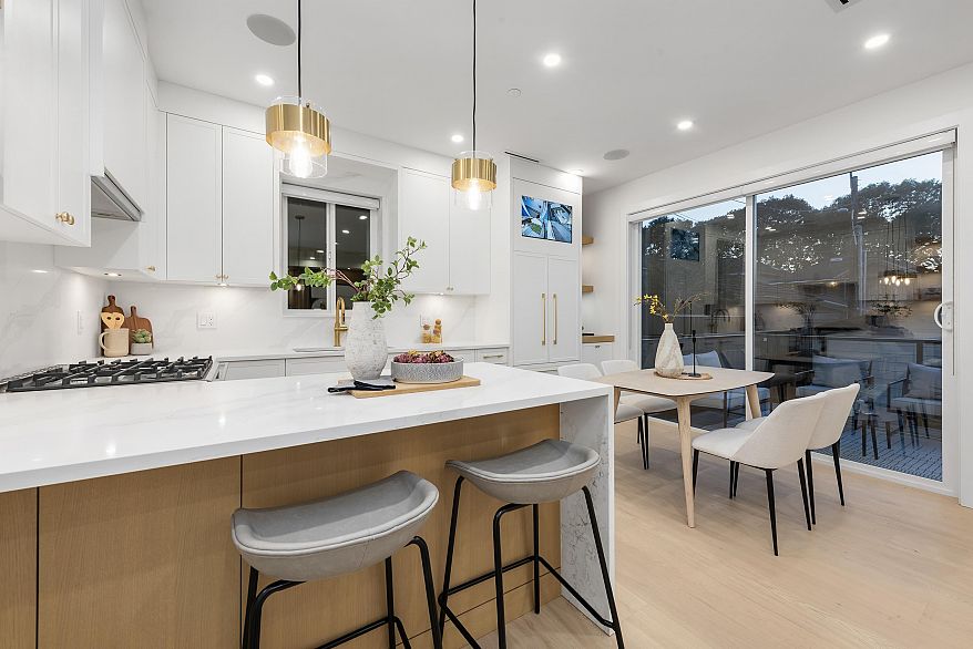 2 4855 Dumfries Street