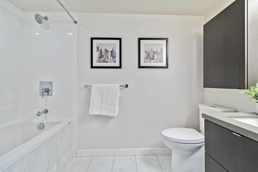 601 8238 Lord Street