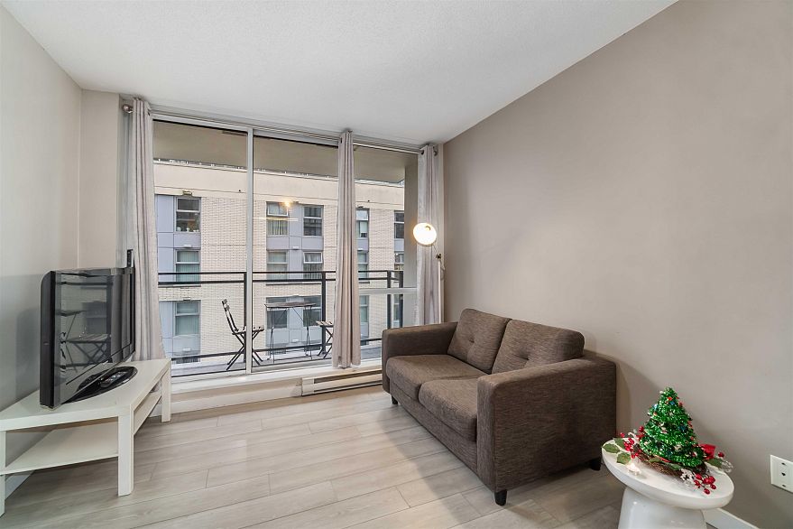 613 1082 Seymour Street