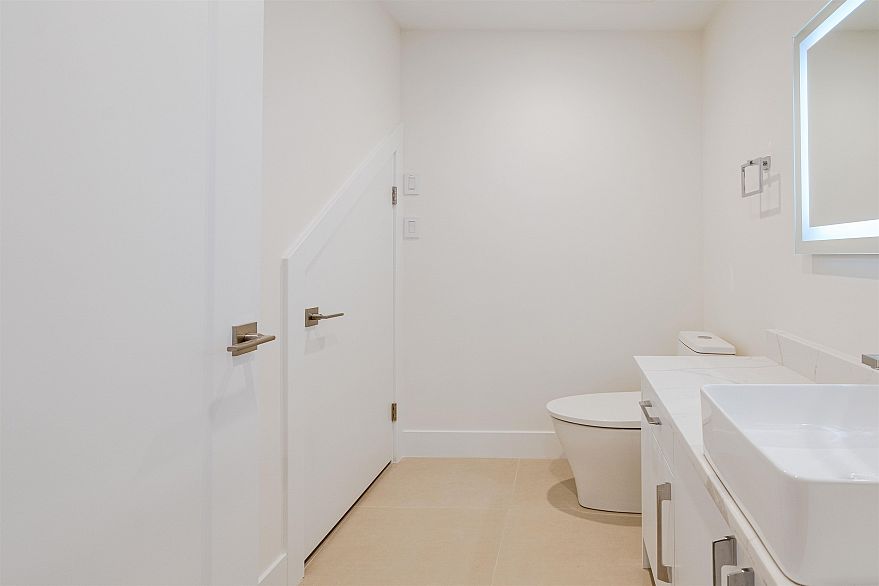 1 8190 Cartier Street