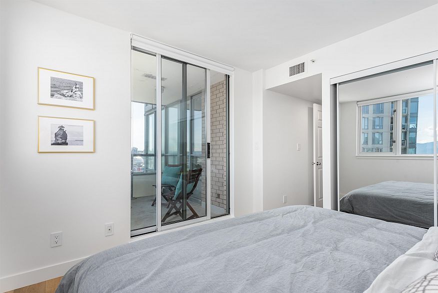 2208 63 KEEFER PLACE, Vancouver BC V6B 6N6