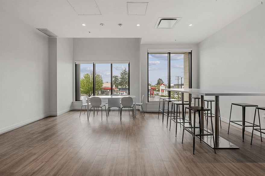 807 8181 Chester Street