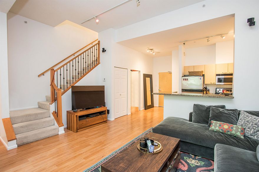 TH8 707 Broughton Street