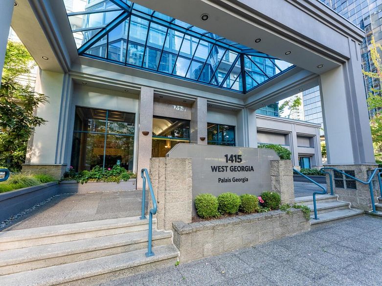 2302 1415 West Georgia Street