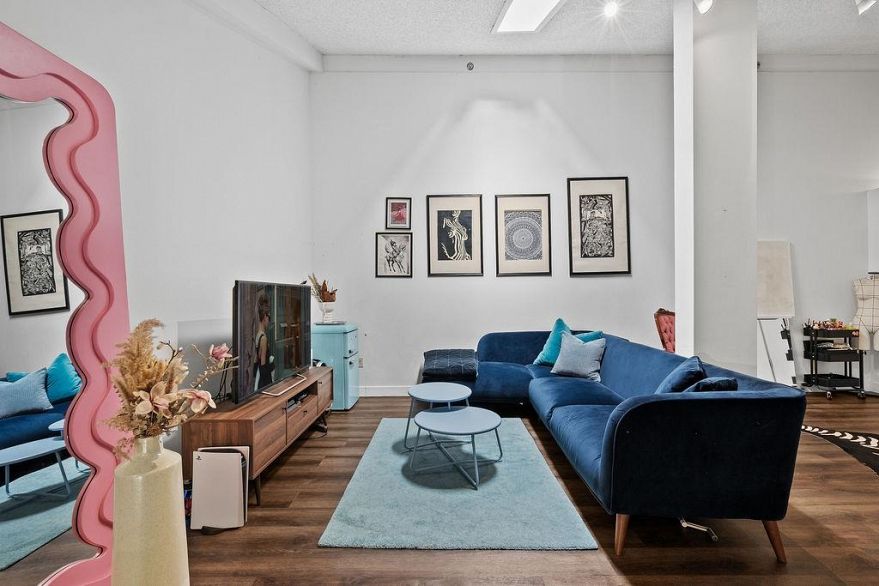 310 1549 Kitchener Street