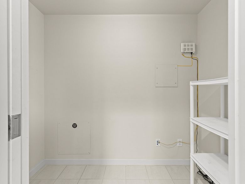 3805 1033 Marinaside Crescent