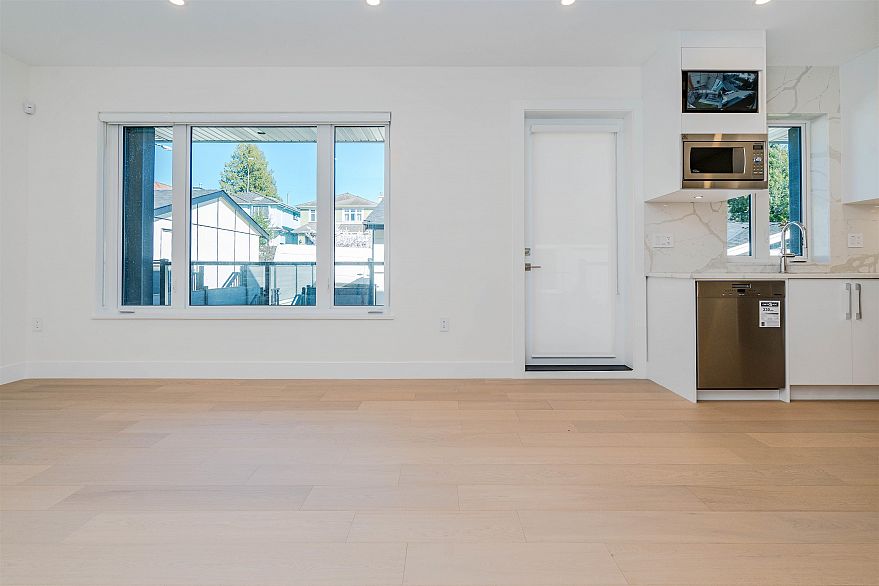 1 8190 Cartier Street