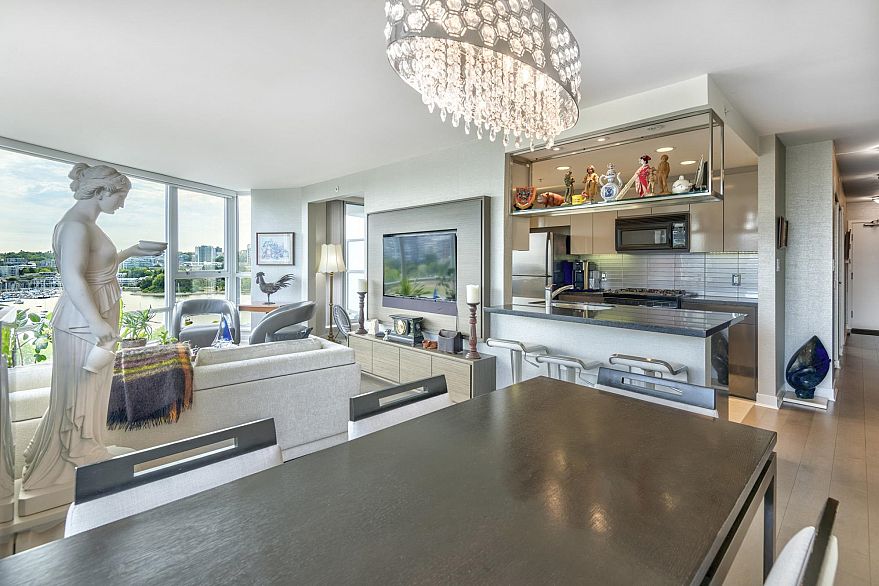 1207 1408 Strathmore Mews