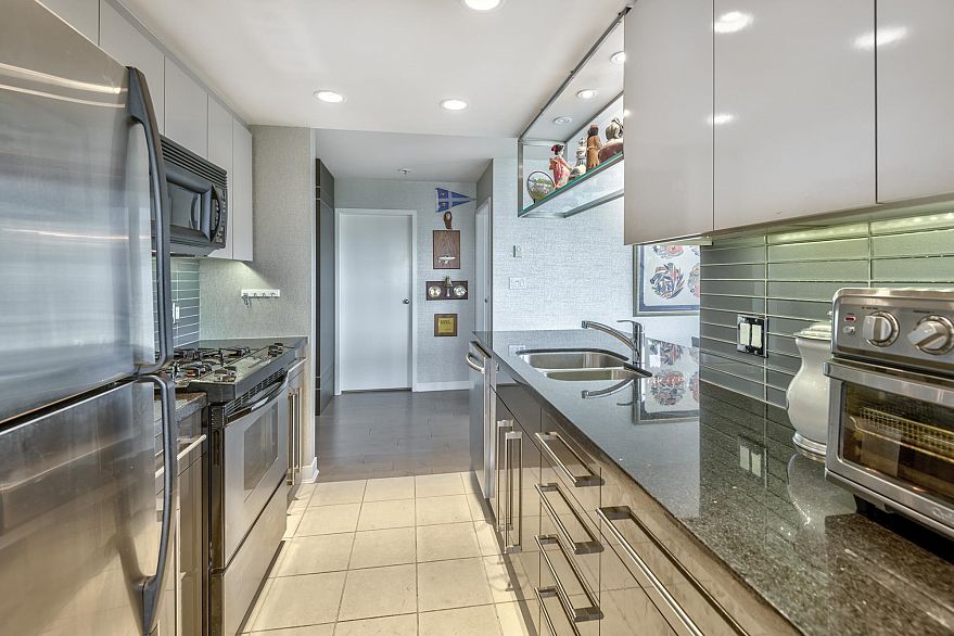 1207 1408 Strathmore Mews