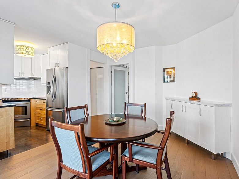 2302 1415 West Georgia Street