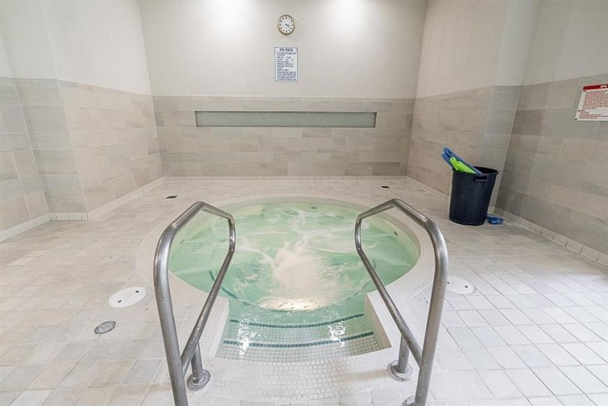 901 628 Kinghorne Mews