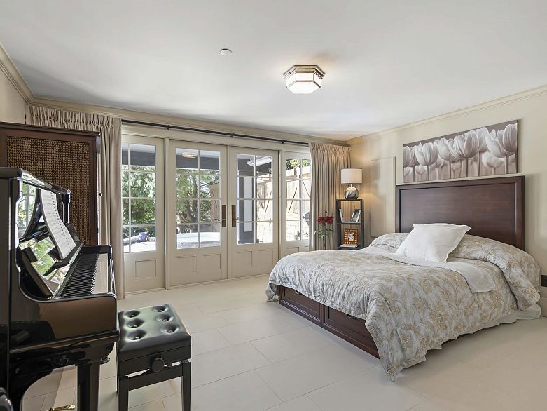 5149 Connaught Drive