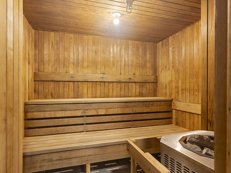 3805 1033 Marinaside Crescent