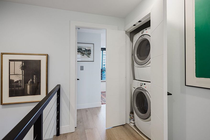 PH7 1688 Robson Street