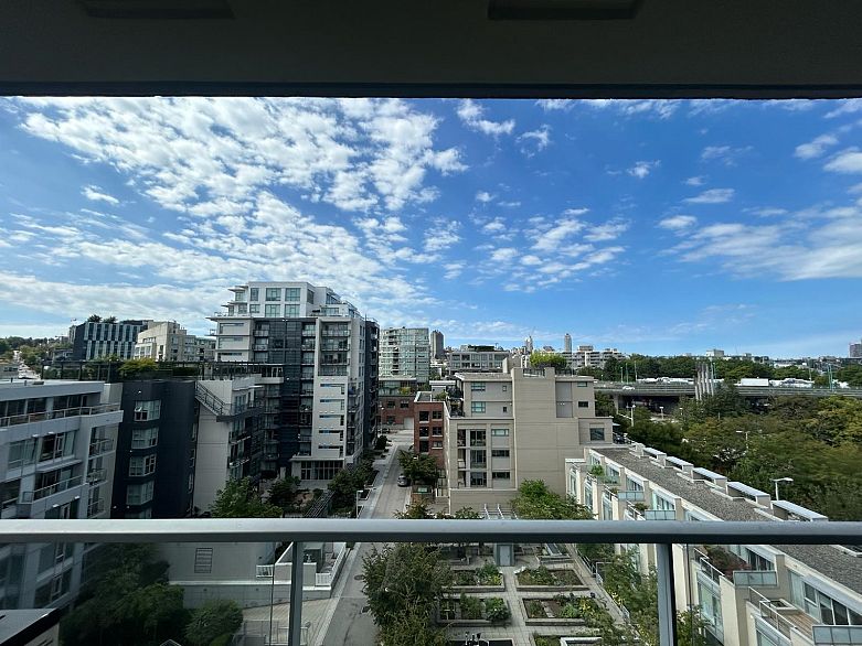 907 1833 Crowe Street