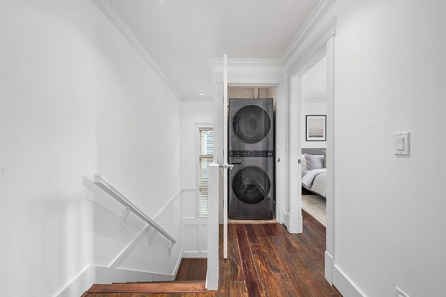 2525 W 7TH AVENUE, Vancouver BC V6K 1Y8