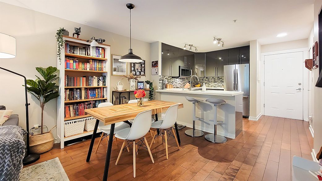 214 3038 Kent Avenue South E