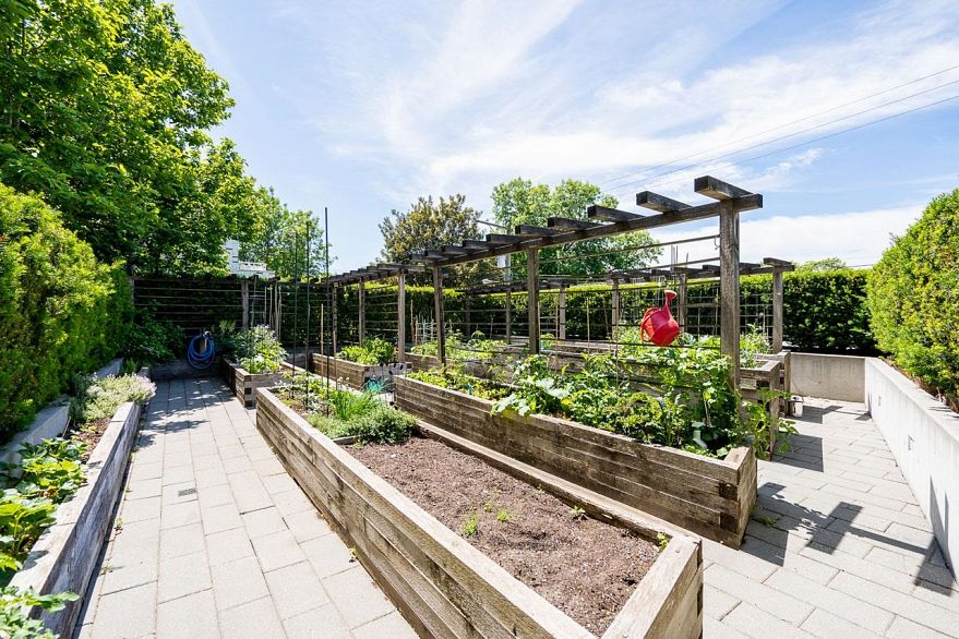 321 3333 Main Street